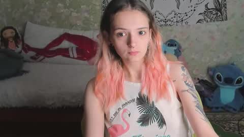 Snapshot of vanilla_arya chatting on October 11, 11:04 am Adelina online show from October 11, 11:04 am