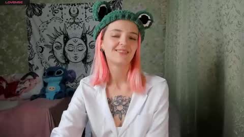 Snapshot of vanilla_arya chatting on January 7, 12:52 pm Adelina online show from January 7, 12:52 pm