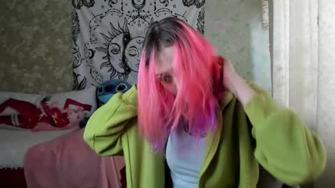 Snapshot of vanilla_arya chatting on March 11, 8:19 am Adelina online show from March 11, 8:19 am