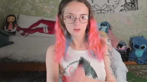 Snapshot of vanilla_arya chatting on October 17, 1:03 pm Adelina online show from October 17, 1:03 pm