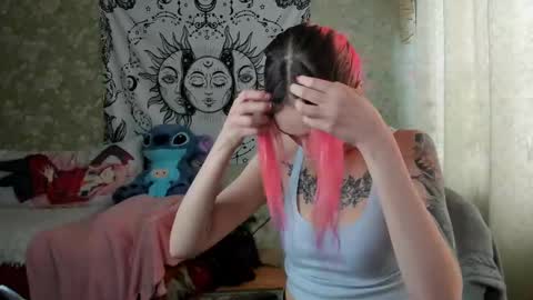 Snapshot of vanilla_arya chatting on March 6, 9:25 am Adelina online show from March 6, 9:25 am
