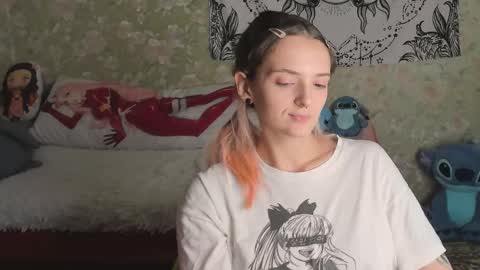 Snapshot of vanilla_arya chatting on October 6, 10:21 am Adelina online show from October 6, 10:21 am