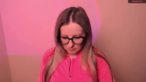 Mia online show from February 24, 4:38 pm