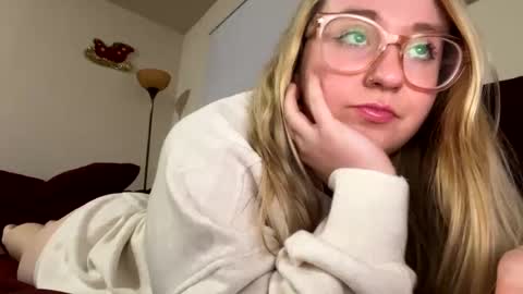 vanillapuddingpie online show from December 3, 4:24 am