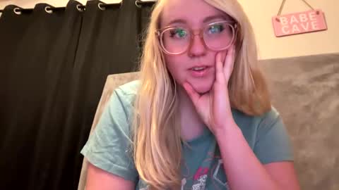 vanillapuddingpie online show from January 7, 1:49 am