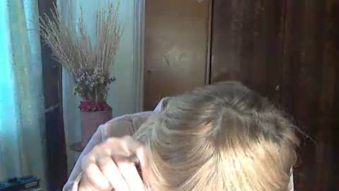 Snapshot of vanillaxcreamy chatting on January 10, 11:22 am Vanillaxcreamy online show from January 10, 11:22 am