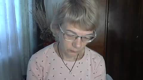 Vanillaxcreamy online show from November 12, 8:23 am