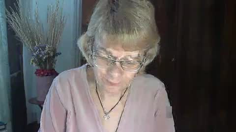Snapshot of vanillaxcreamy chatting on January 15, 10:27 am Vanillaxcreamy online show from January 15, 10:27 am