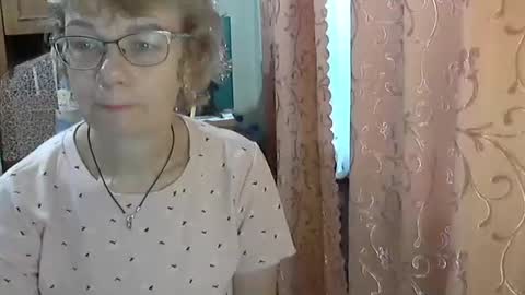 Vanillaxcreamy online show from December 20, 7:45 am