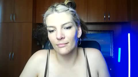 Vanessa online show from June 5, 7:03 am