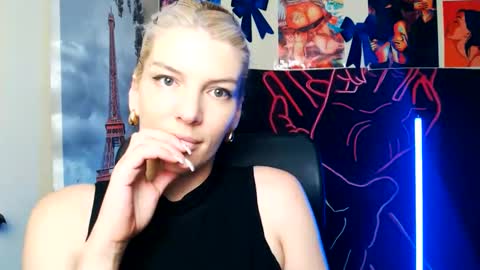 Vanessa online show from May 26, 4:50 pm