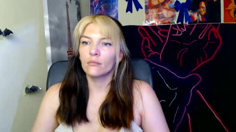 Vanessa online show from June 18, 6:26 am