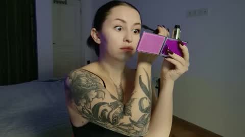 vaolietkat online show from November 25, 6:48 am