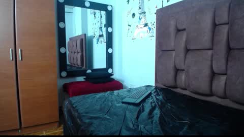 varascot online show from March 15, 2:57 am