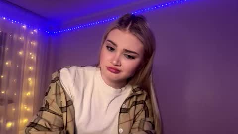 Monika online show from February 4, 1:36 pm