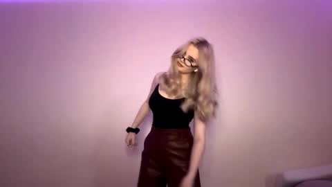 Monika online show from November 29, 6:01 pm