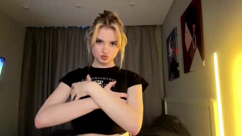 Monika online show from March 10, 1:15 pm