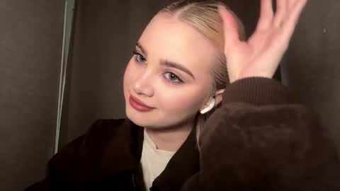 Monika online show from December 16, 1:06 pm