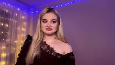 Monika online show from January 12, 2:00 pm