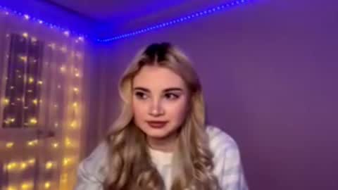 Monika online show from February 7, 1:15 pm