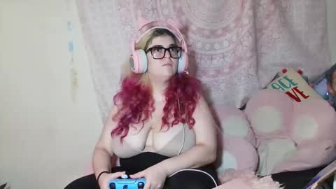 Veronica Lehane online show from May 26, 1:43 pm