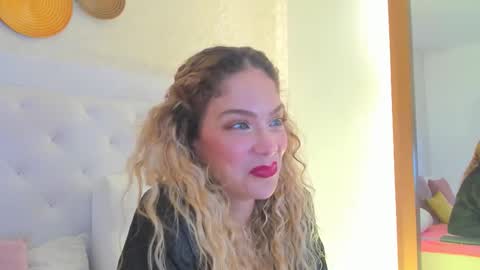 Velora online show from December 23, 4:27 am