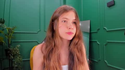 velvet_cherry online show from February 21, 3:43 pm