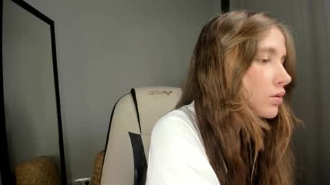 velvet_cherry online show from September 21, 3:21 pm