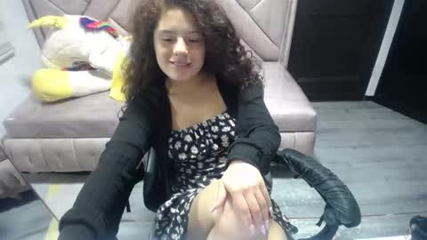 velvet_moon_v online show from October 17, 1:47 pm