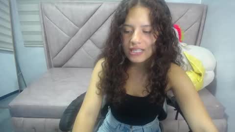 velvet_moon_v online show from September 13, 2:03 pm