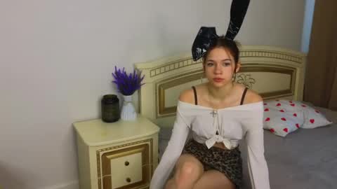 Kelly online show from May 1, 6:49 am