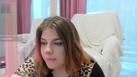 velvetsinss online show from January 17, 7:05 am