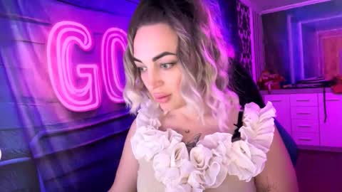 MERYEM online show from March 15, 6:32 pm