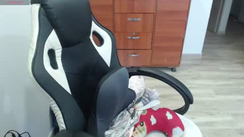venus496613 online show from July 28, 11:04 pm