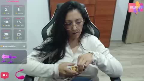 venus496613 online show from June 24, 11:37 pm