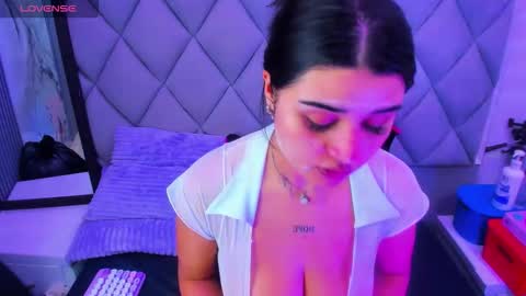 Venusowen  online show from January 5, 5:49 pm