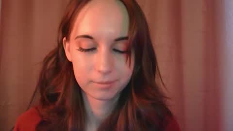 Una online show from February 10, 1:47 pm