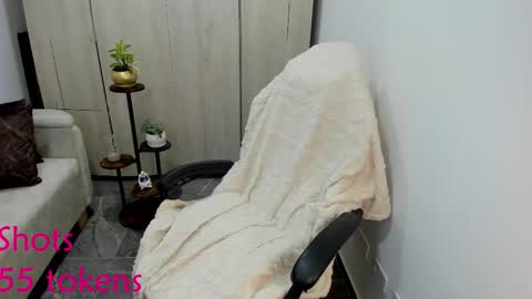 Catalina online show from October 30, 2:47 am