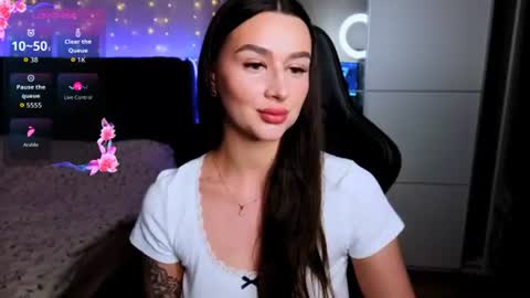 Veronica online show from July 12, 8:20 pm