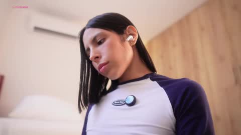 Veronica online show from December 5, 4:08 pm