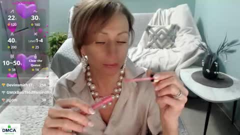 Helen online show from October 28, 7:03 am