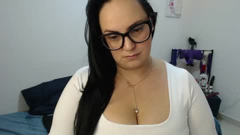 veroniicabbw_ online show from August 4, 11:05 am