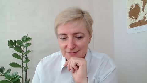 Snapshot of verony_ chatting on March 9, 12:20 pm verony_ online show from March 9, 12:20 pm