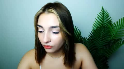 Ana online show from November 8, 8:36 pm