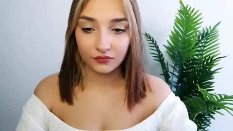 Ana online show from February 19, 1:32 pm