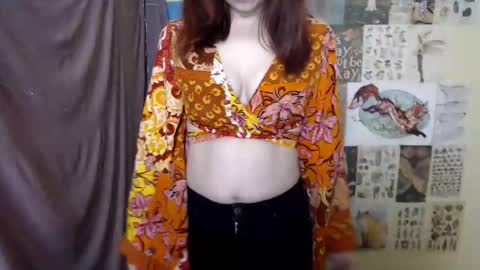 veryveryvery_shy online show from November 5, 6:40 am