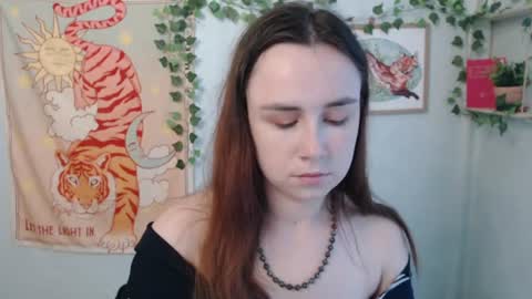 veryveryvery_shy online show from July 8, 7:32 am