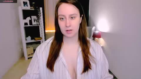 Camilla online show from June 17, 5:14 pm