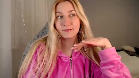 Snapshot of vibezgirl chatting on February 28, 7:56 pm Amelia online show from February 28, 7:56 pm