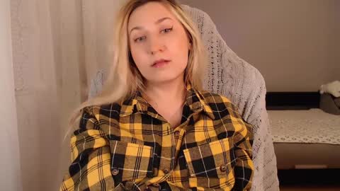 Snapshot of vibezgirl chatting on January 22, 7:24 pm Amelia online show from January 22, 7:24 pm